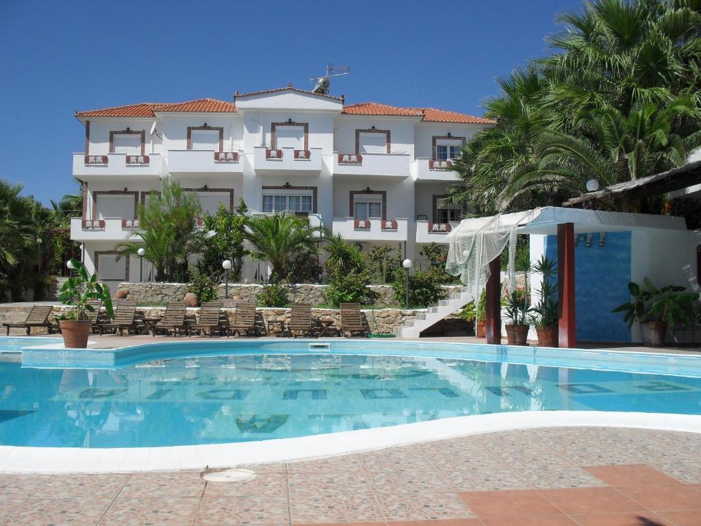 Villa Pouloudia Ватера Экстерьер фото